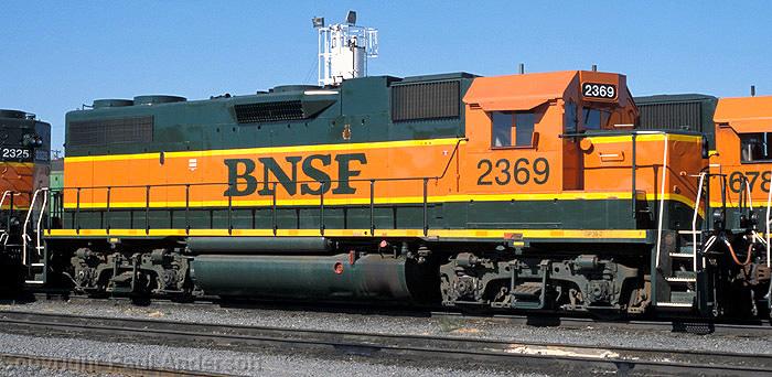 BNSF 2369 GP38-2.jpg